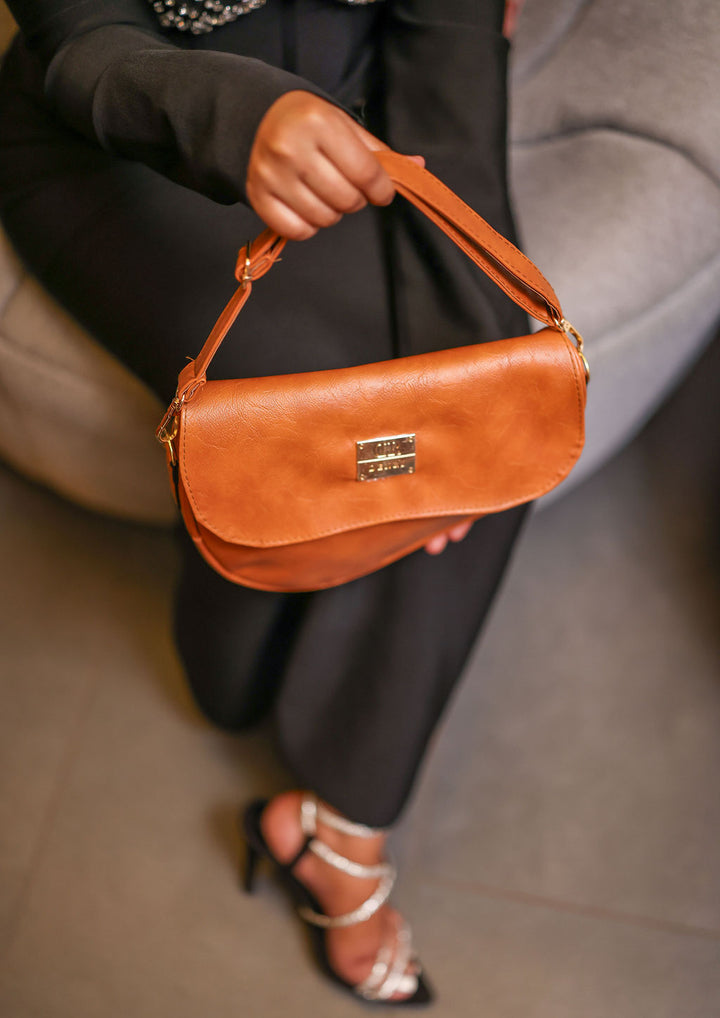 Denri Montana Sling Bag | Vegan Leather Saddle Bag – Women’s Curved Crossbody Handbag with Adjustable Strap