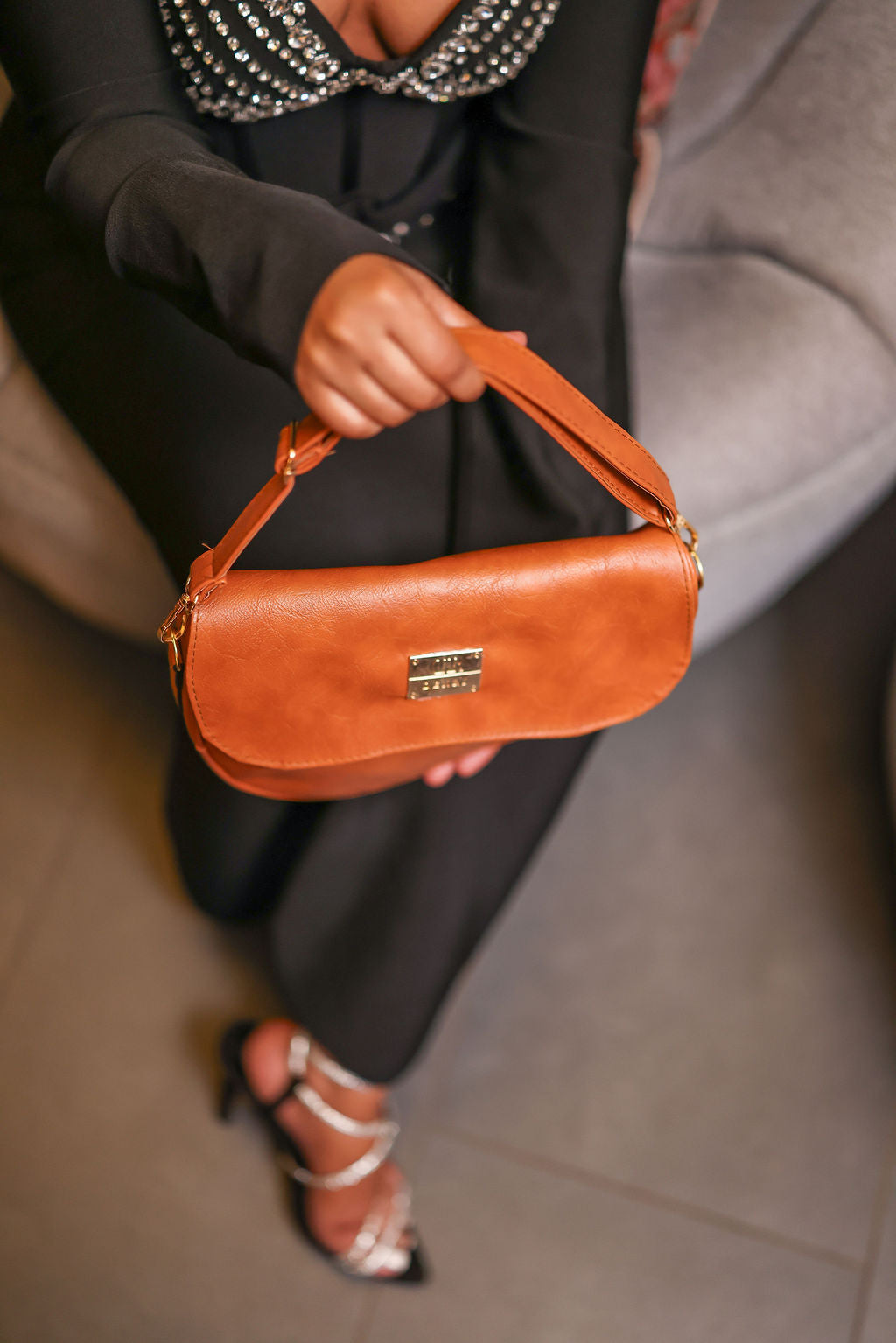 Denri Montana Sling Bag | Vegan Leather Saddle Bag – Women’s Curved Crossbody Handbag with Adjustable Strap