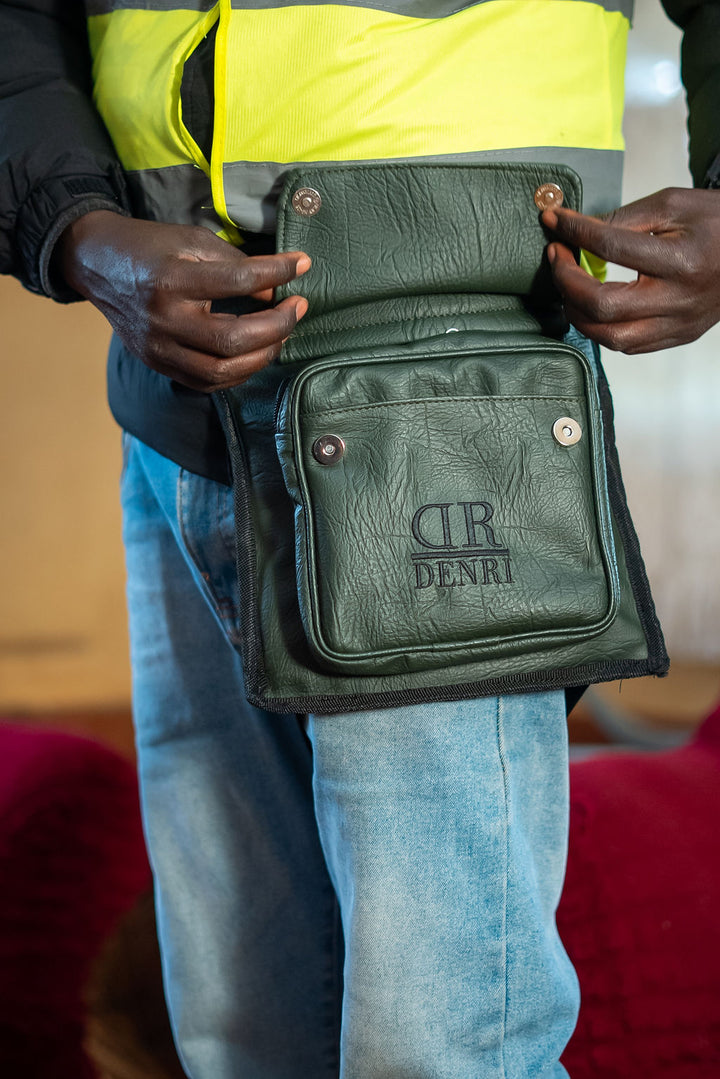 Chase Thigh Bag