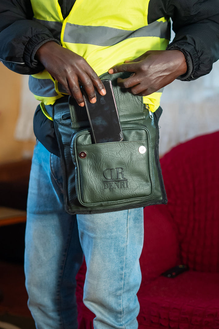 Chase Thigh Bag